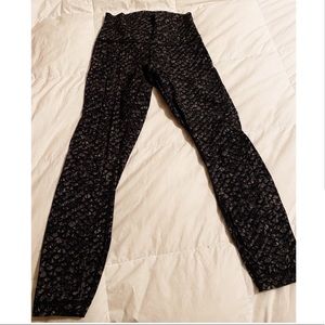 Lululemon 🍋 Wunder Under sz 8